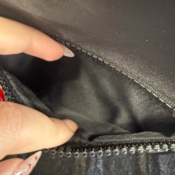 Brixley médium Crossbody sling Bag - Picture 2 of 8